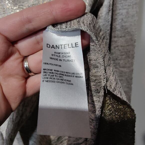 Dantelle Women's Sz S Gold Metallic Long Sleeve Shirt High Low Hem Round Neck - Picture 4 of 5